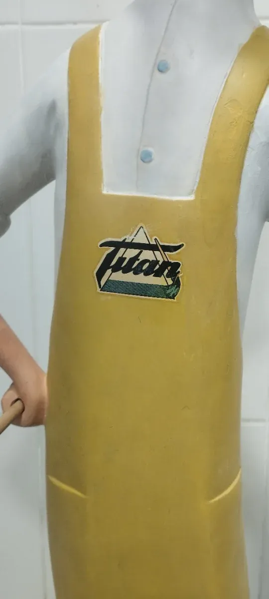 Figura Publicitaria Titan