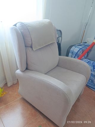 Sillón beige de tela