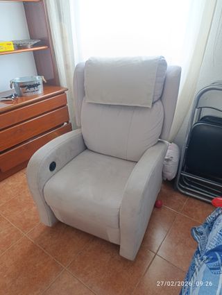 Sillón beige de tela