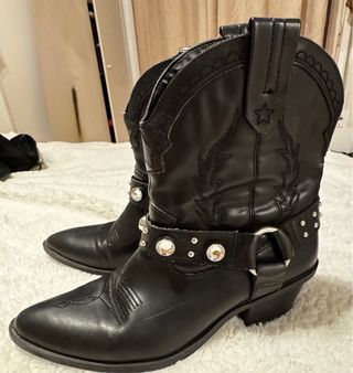 Botines Vaqueros Negros con Adornos