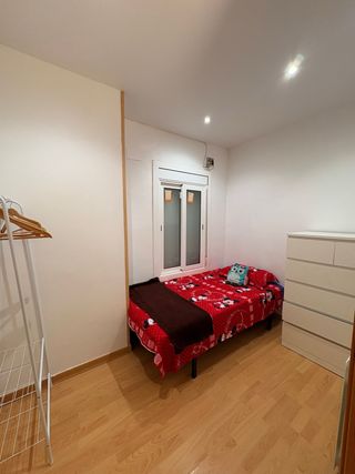 Habitación en alquiler (para una mujer 25/45 años)