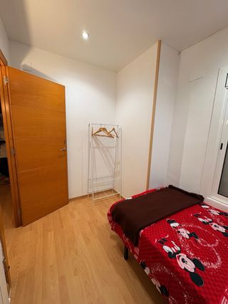 Habitación en alquiler (para una mujer 25/45 años)