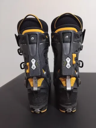 Equipo completo de esquí de travesia .