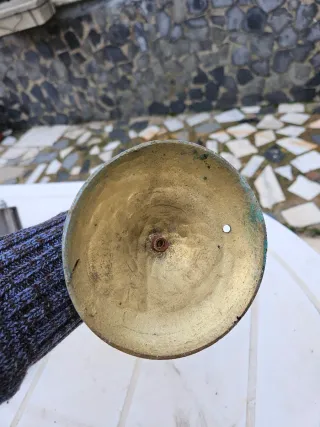 Pie de lámpara de bronce