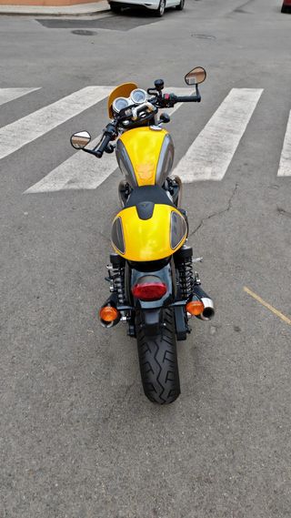Triumph Street Cup 900 - Moto Deportiva