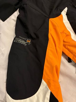Anorak esquí/montaña negro y naranja