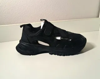 Zapatillas negras Zara nº35 tipo track con velcro