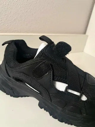 Zapatillas negras Zara nº35 tipo track con velcro