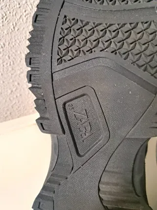 Zapatillas negras Zara nº35 tipo track con velcro