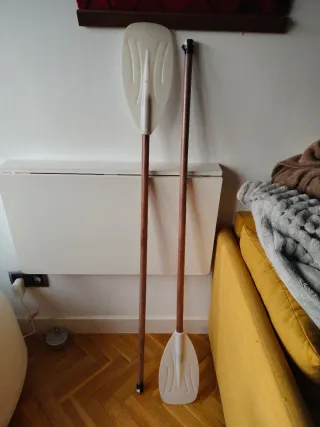 Remos de madera y plástico