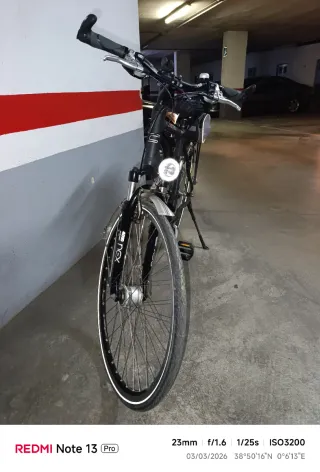 Bicicleta Cube Negra LIMITED