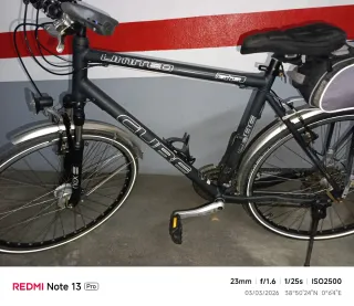 Bicicleta Cube Negra LIMITED