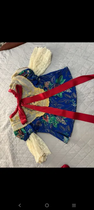 Traje Fallera Azul con Flores Rojas