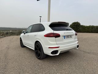 Porsche Cayenne 2016