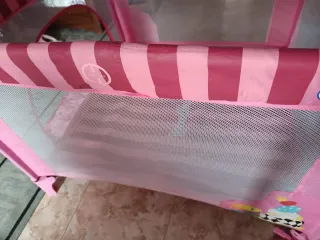 Cuna de parque infantil rosa
