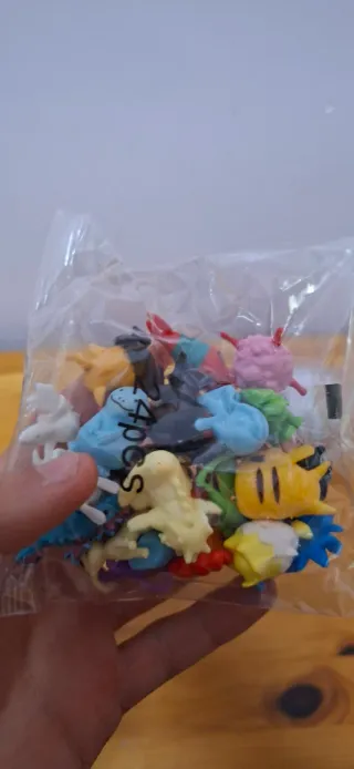 24 Figuras Pokémon + Pokebola