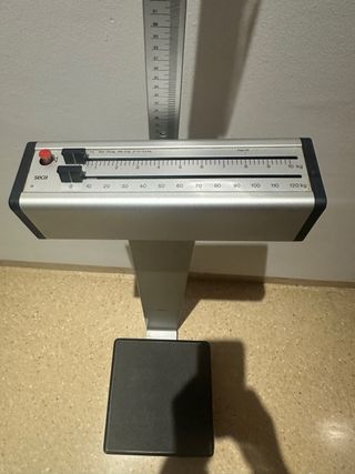 Báscula con Tallimetro  SECA