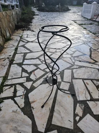 Macetero forja negro