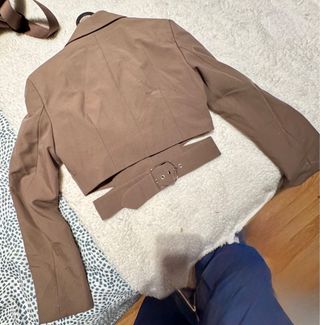 Chaqueta corta de vestir marrón