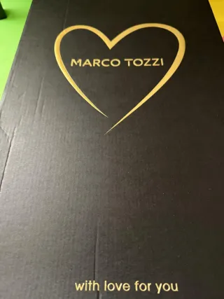 Stivali invernali neri effetto coccodrillo