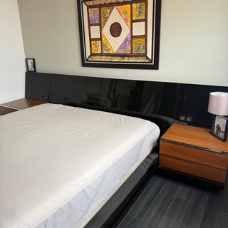 Dormitorio moderno madera maciza