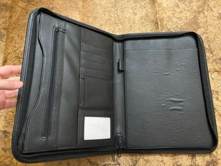 Cartella portadocumenti A4 in vinile con cerniere