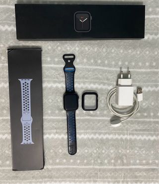 Apple Watch SE Nike 44mm Negro/Multicolor