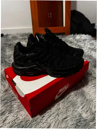 Nike Air Max Plus Triple Black Talla 40