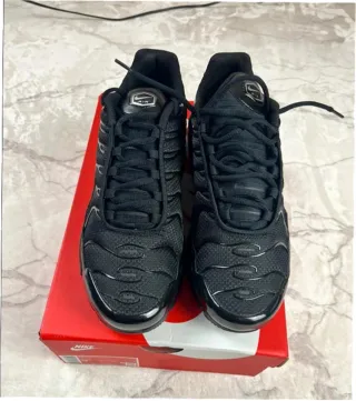 Nike Air Max Plus Triple Black 37.5