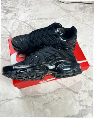 Nike Air Max Plus Triple Black 37.5