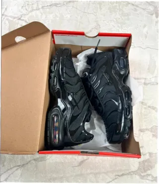 Nike Air Max Plus Triple Black 37.5