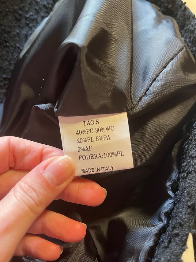 Chaqueta corta Kontatto negra