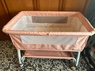 Cuna colecho rosa con mosquitero
