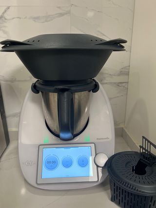 Thermomix TM6 con cortador y bolsa de transporte
