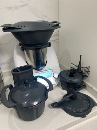 Thermomix TM6 con cortador y bolsa de transporte