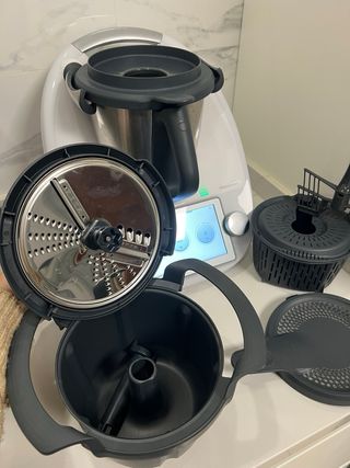 Thermomix TM6 con cortador y bolsa de transporte