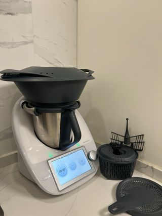 Thermomix TM6 con cortador y bolsa de transporte