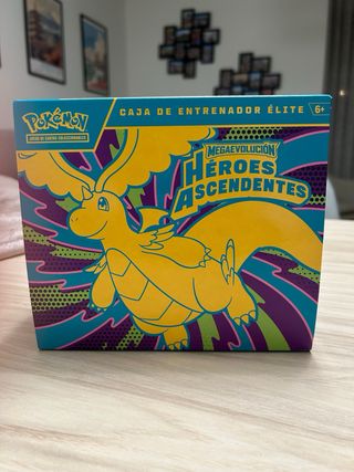 Caja Entrenador Élite Pokémon Héroes Ascendentes