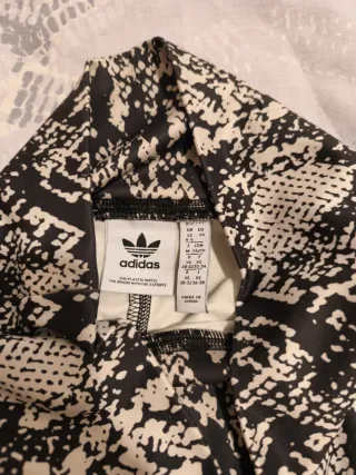 Leggings Adidas estampado serpiente