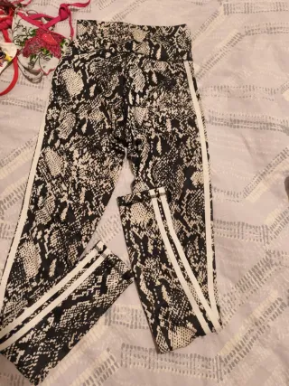 Leggings Adidas estampado serpiente