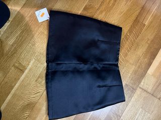 Gonna nera con fiori