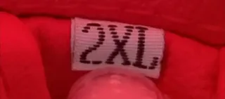 Cazadora roja estilo motero