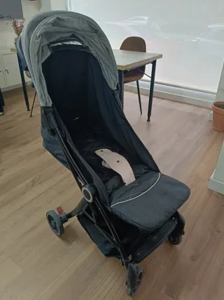 Silla de paseo bebé gris