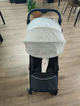 Silla de paseo bebé gris