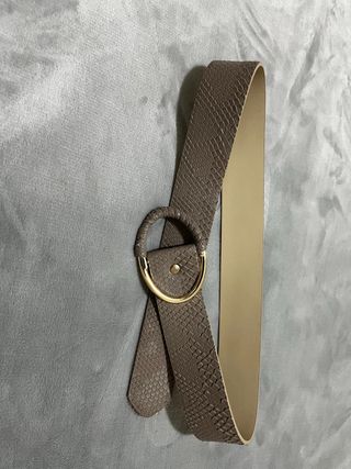 Cinturón Zara efecto piel serpiente