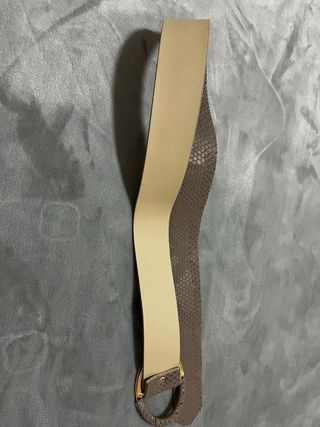 Cinturón Zara efecto piel serpiente