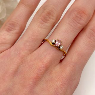 Anillo oro 18kt con gema rosa
