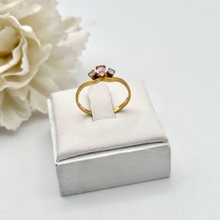 Anillo oro 18kt con gema rosa