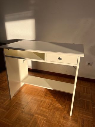 Escritorio blanco