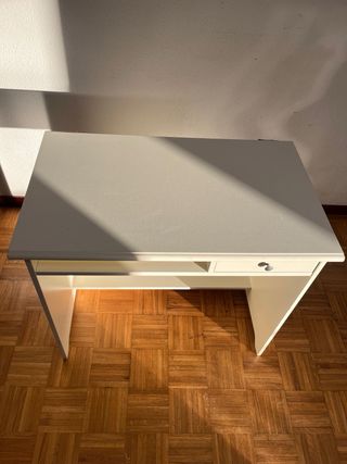 Escritorio blanco